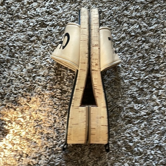 CHANEL slides - Picture 8 of 10